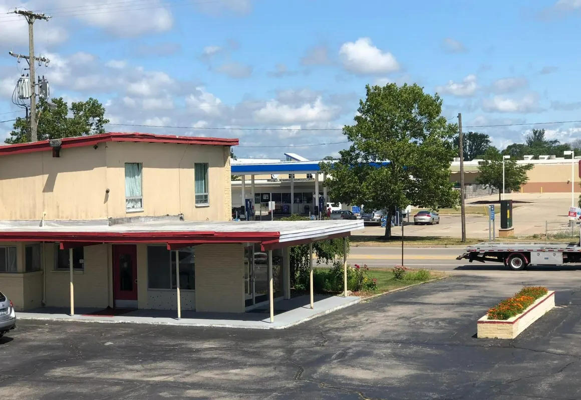 Norton Shores Inn hotel hero