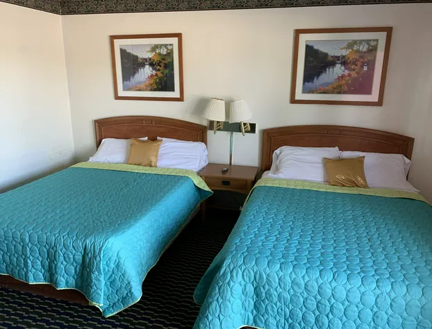 Norton Shores Inn hotel detail image 4