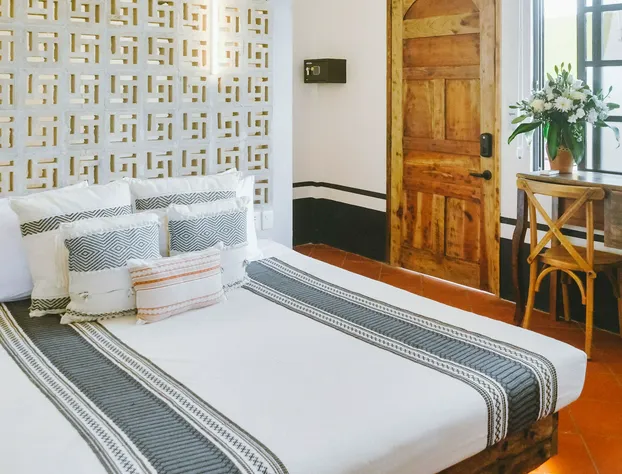 Hiphipstay - The Colonial hotel detail image 4