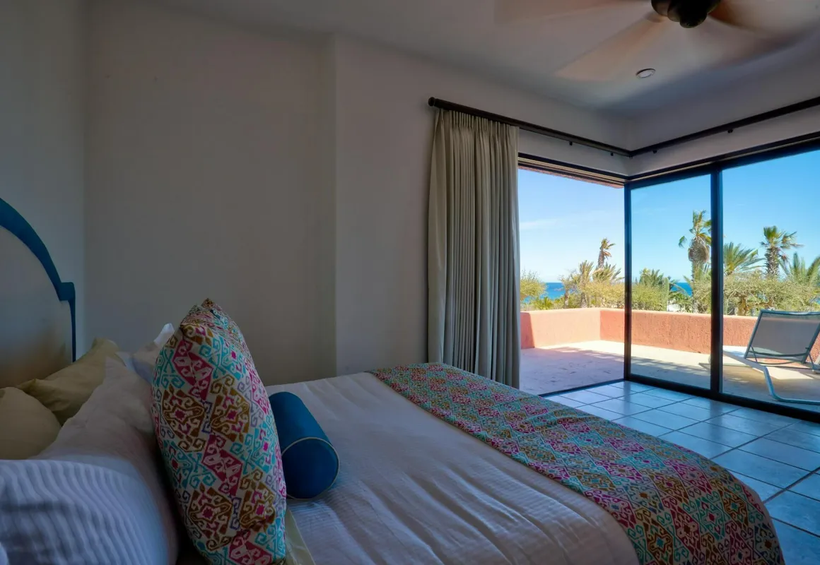 Cascadas 1 UP Jump in La Paz hotel hero