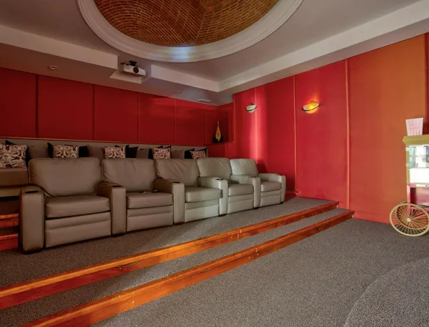 Cascadas 1 UP Jump in La Paz hotel detail image 3