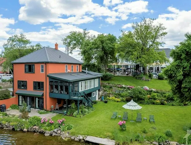 Upper Rideau Bed & Breakfast hotel detail image 1