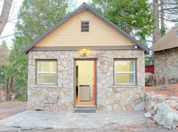 Sherwood Arms Motel hotel detail image 3