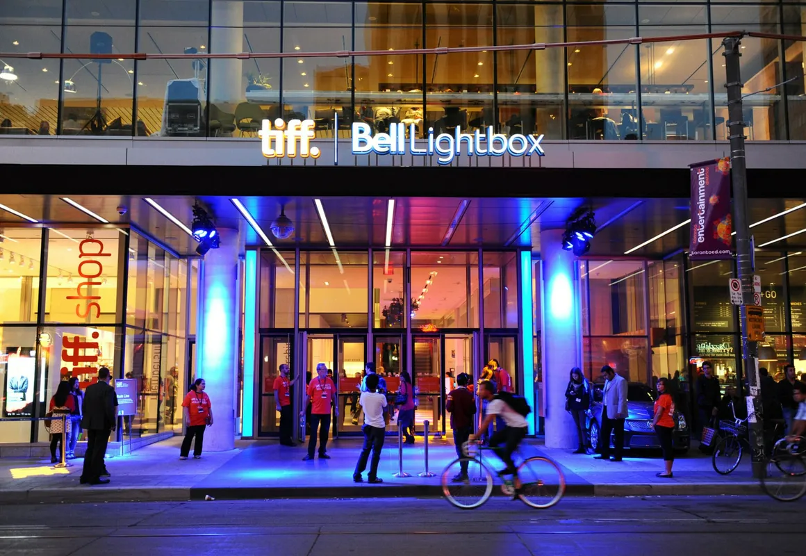 Peter St - Downtown Suite with Balcony hotel hero