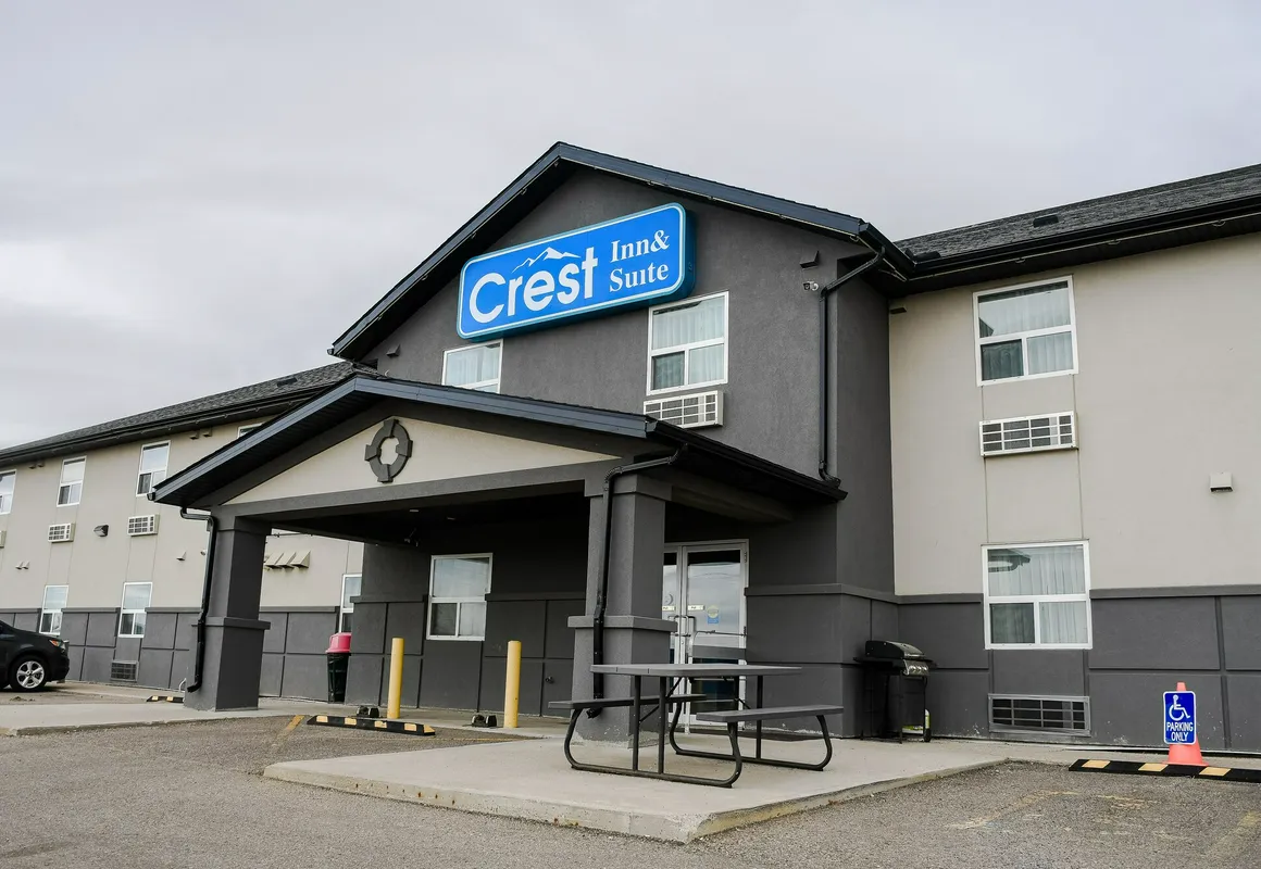 Crest Inn And Suite hotel hero