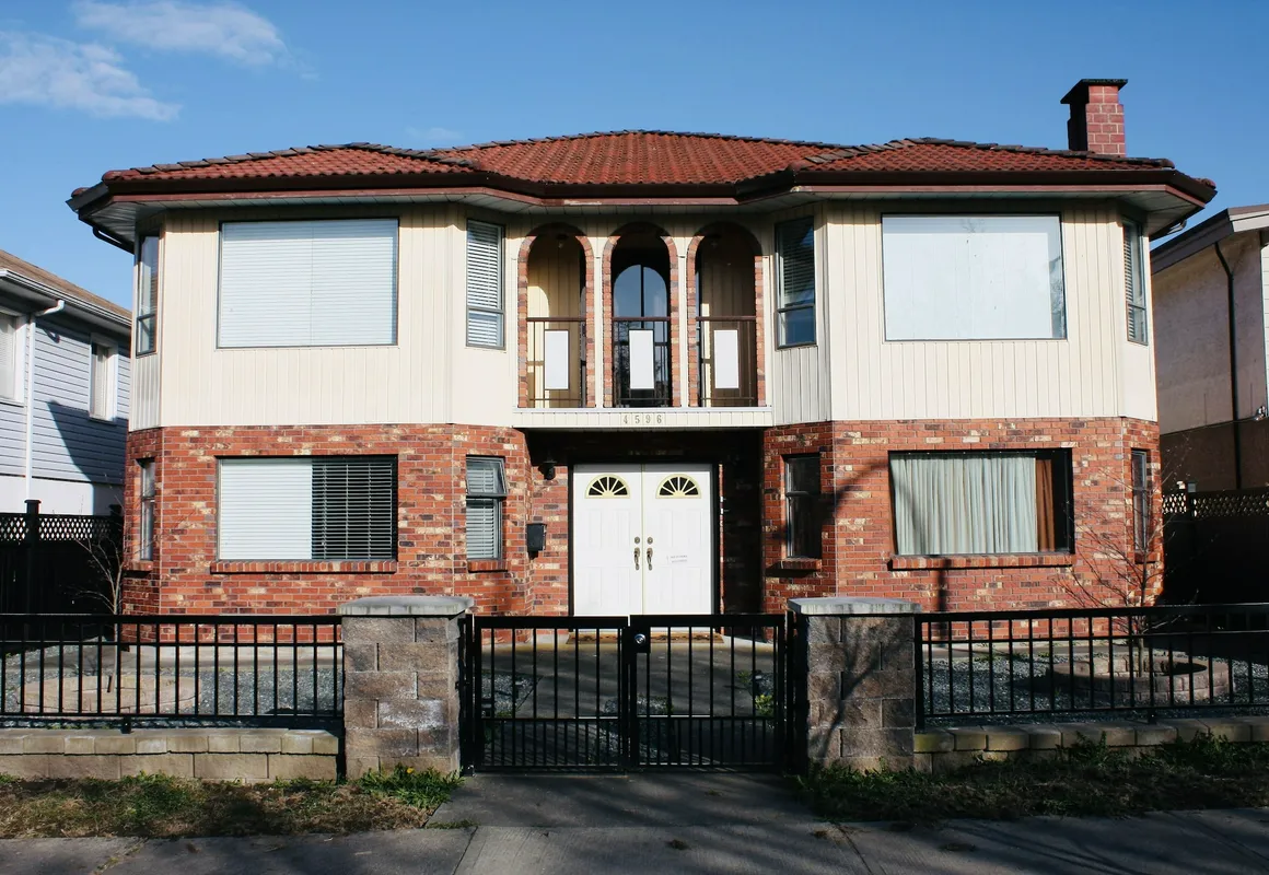 Neocolonial Nouveau Kensington Vacation Home hotel hero