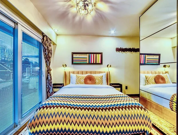 Neocolonial Nouveau Kensington Vacation Home hotel detail image 4