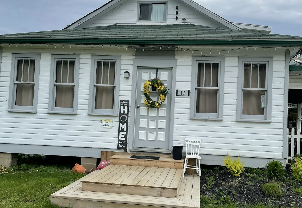 Sunny Acres Resort and Marina hotel hero