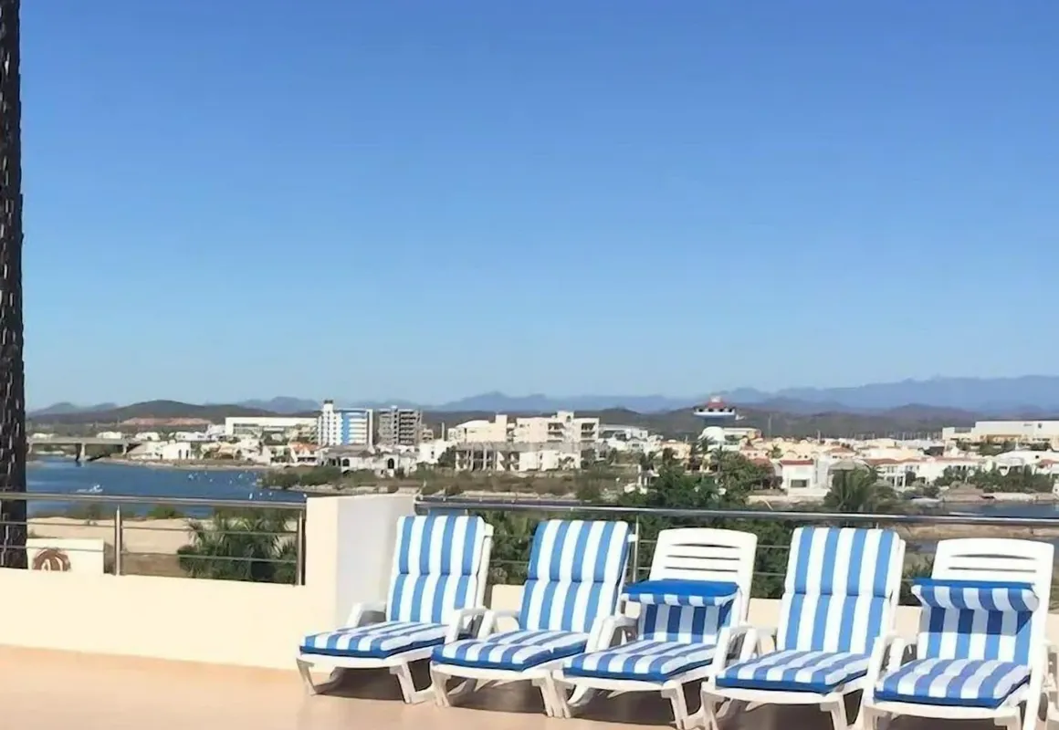 Condos M-A hotel hero