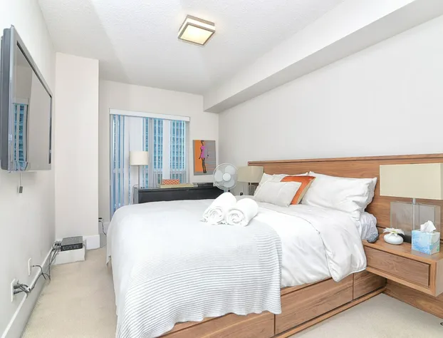 Bremner Blvd-CN Tower-Union Station hotel detail image 1