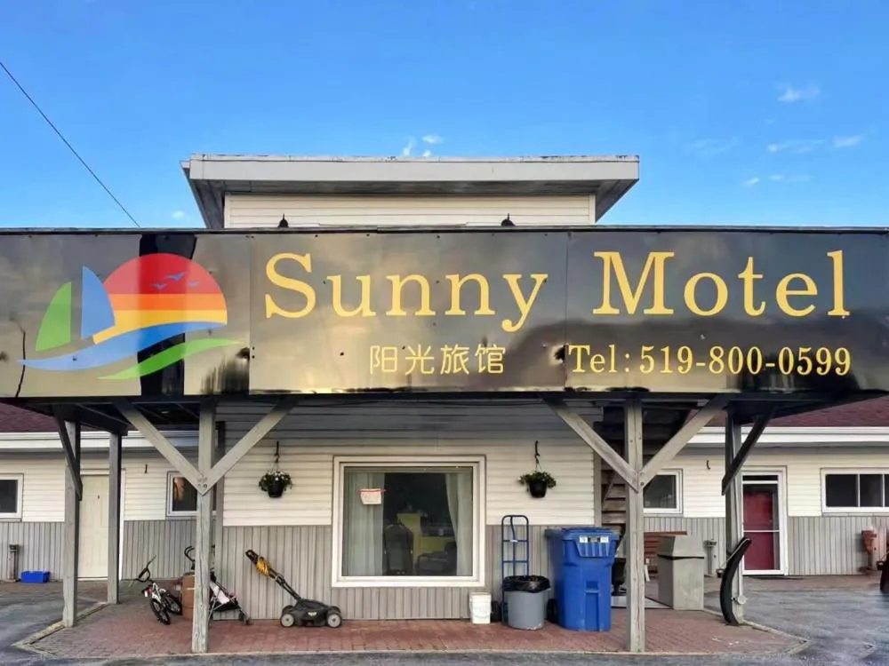 Sunny Motel hotel hero