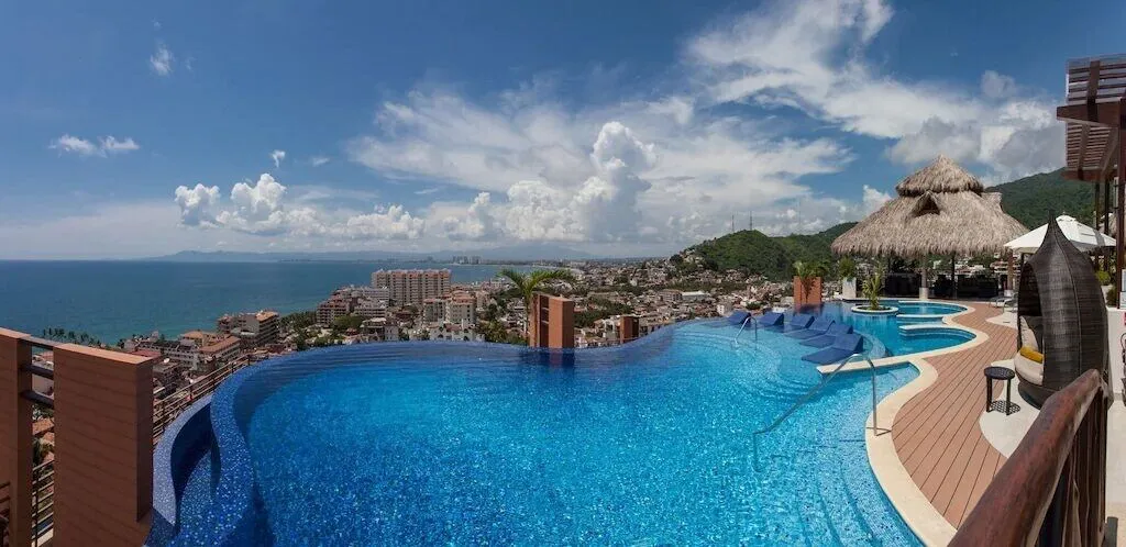 Condominios 180PR hotel hero