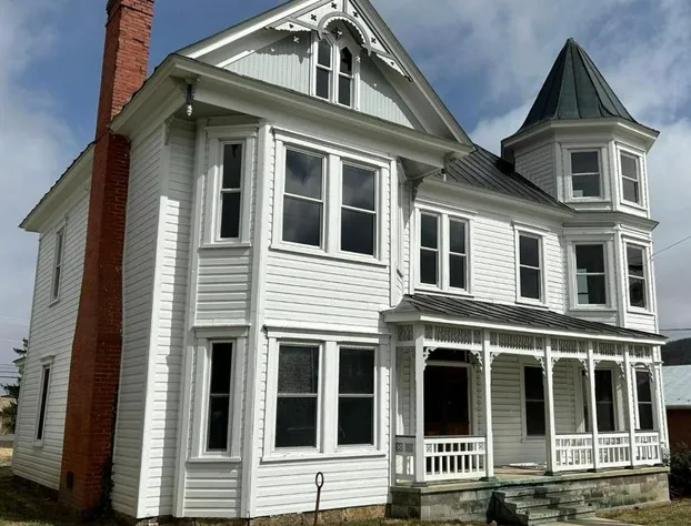 Monterey Inn hotel detail image 1