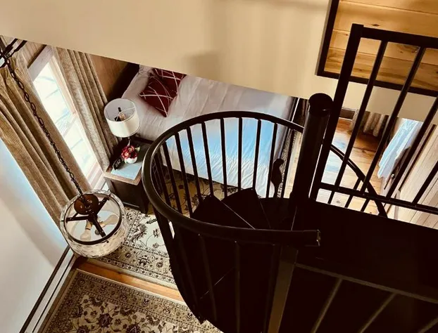 Monterey Inn hotel detail image 2