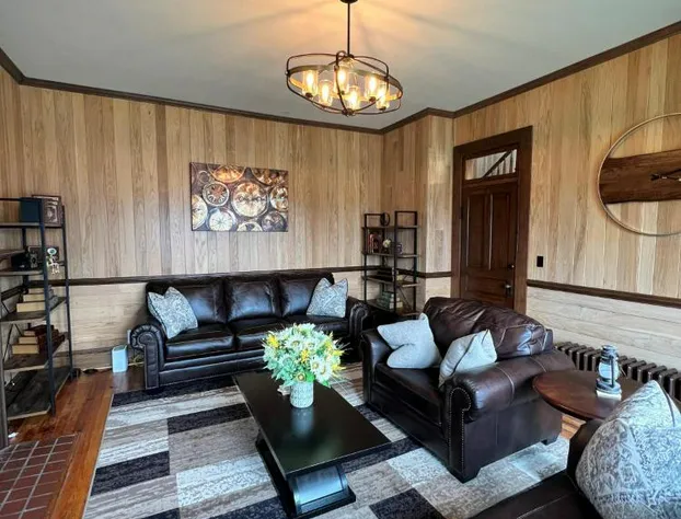 Monterey Inn hotel detail image 4