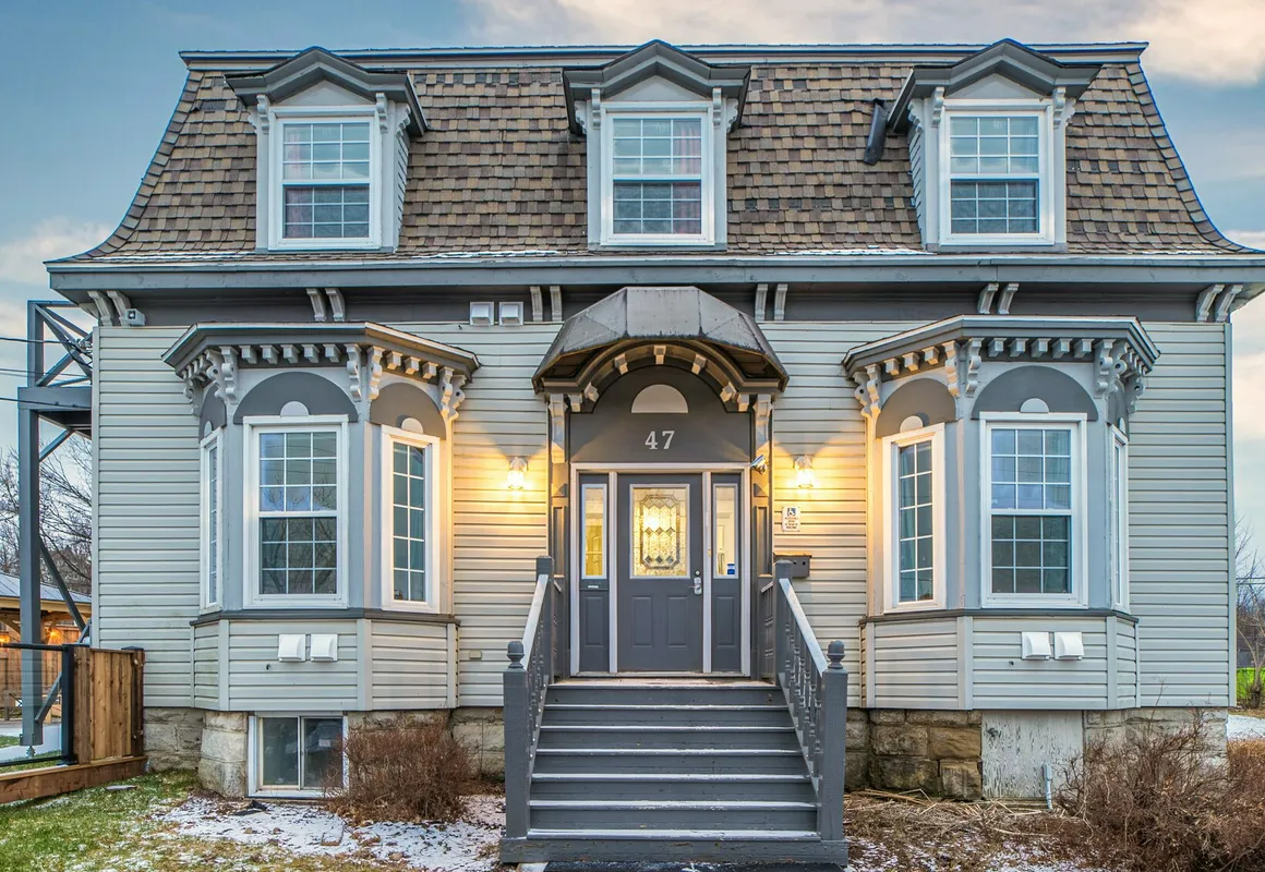 Riverside Inn hotel hero