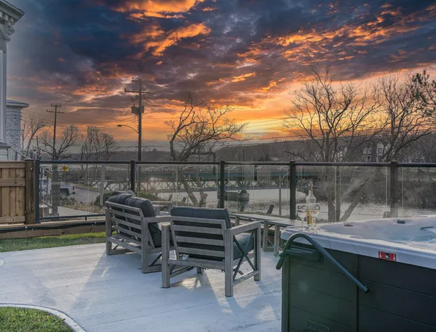 Riverside Inn hotel detail image 1