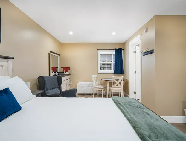 Riverside Inn hotel detail image 4