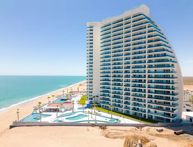 Encantame Towers hotel detail image 1