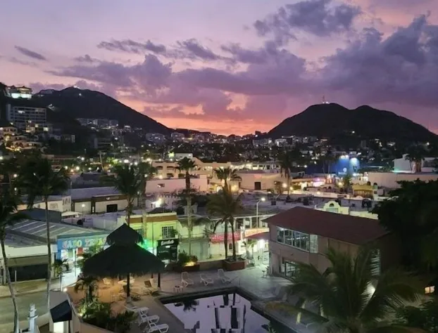 Condo Mcs By Trvl2hm hotel detail image 2