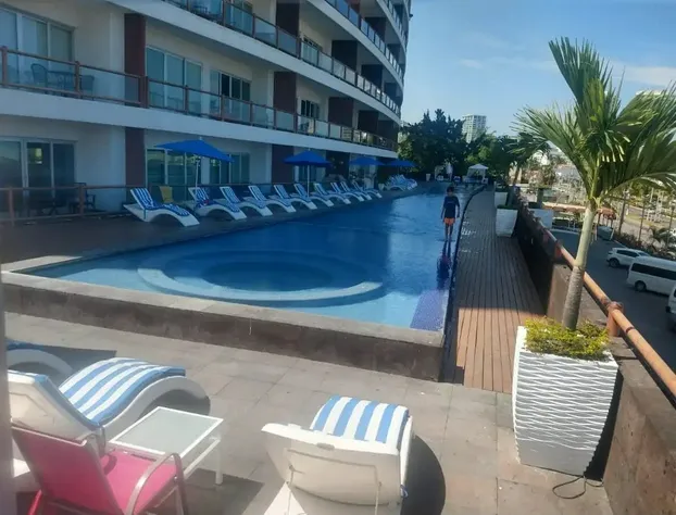 Condo D12 By Trvl2hm hotel detail image 1