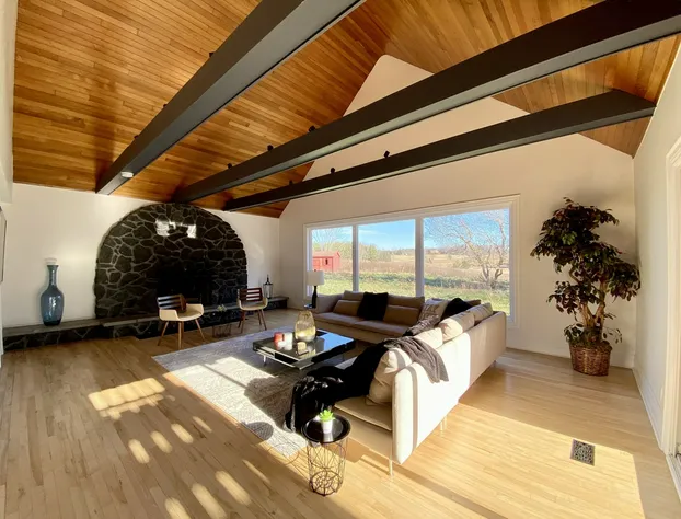 Exclusive Waterfront Residence hotel detail image 2