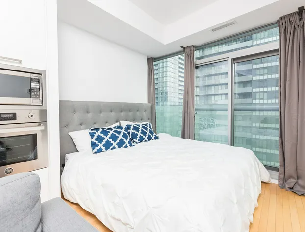 Front St - Entertainment District hotel detail image 2