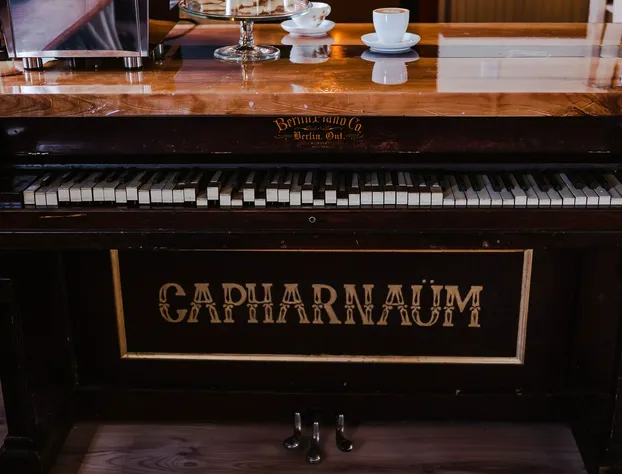 Capharnaüm Gite Boutique Café hotel detail image 2