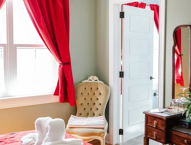 Capharnaüm Gite Boutique Café hotel detail image 4