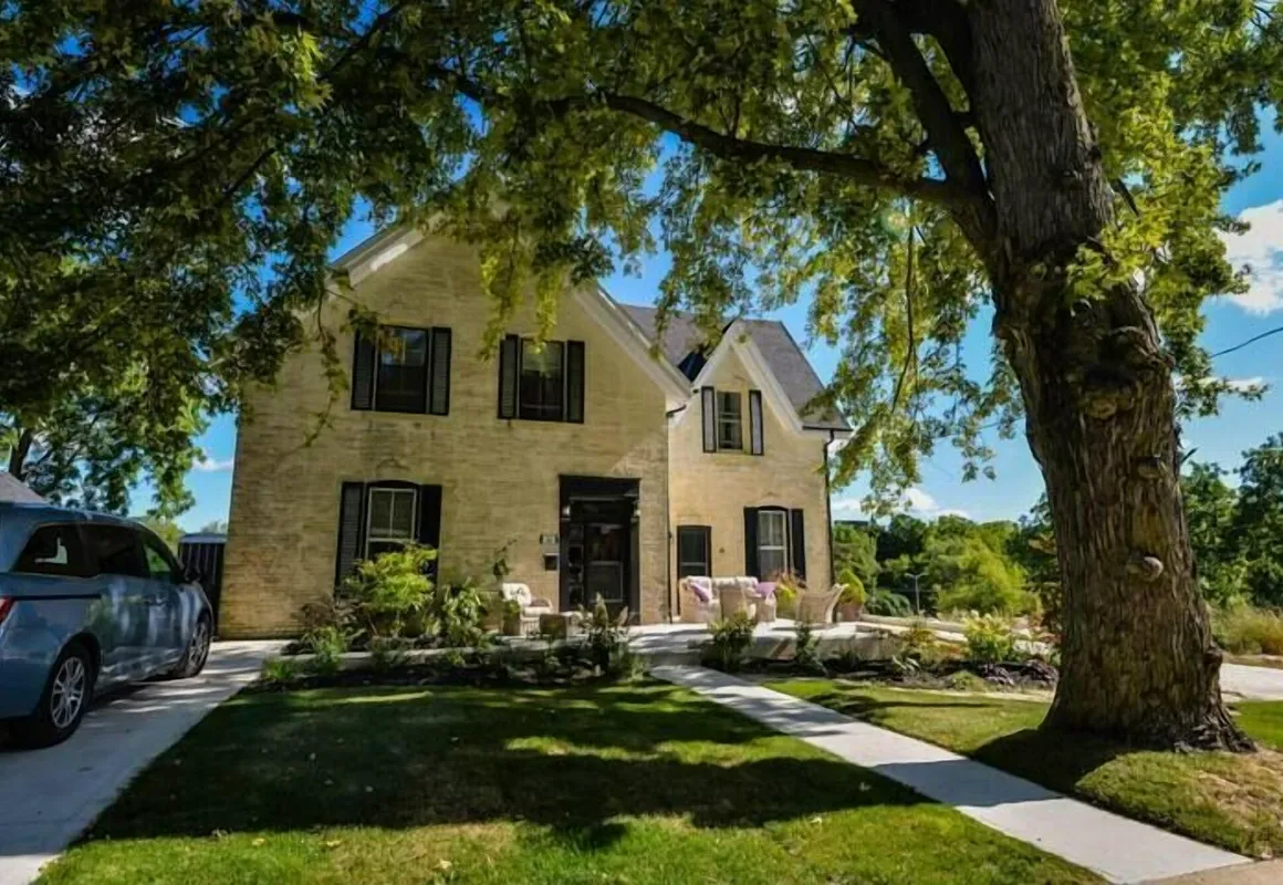 Stratford Suites - 66 Daly Ave hotel hero