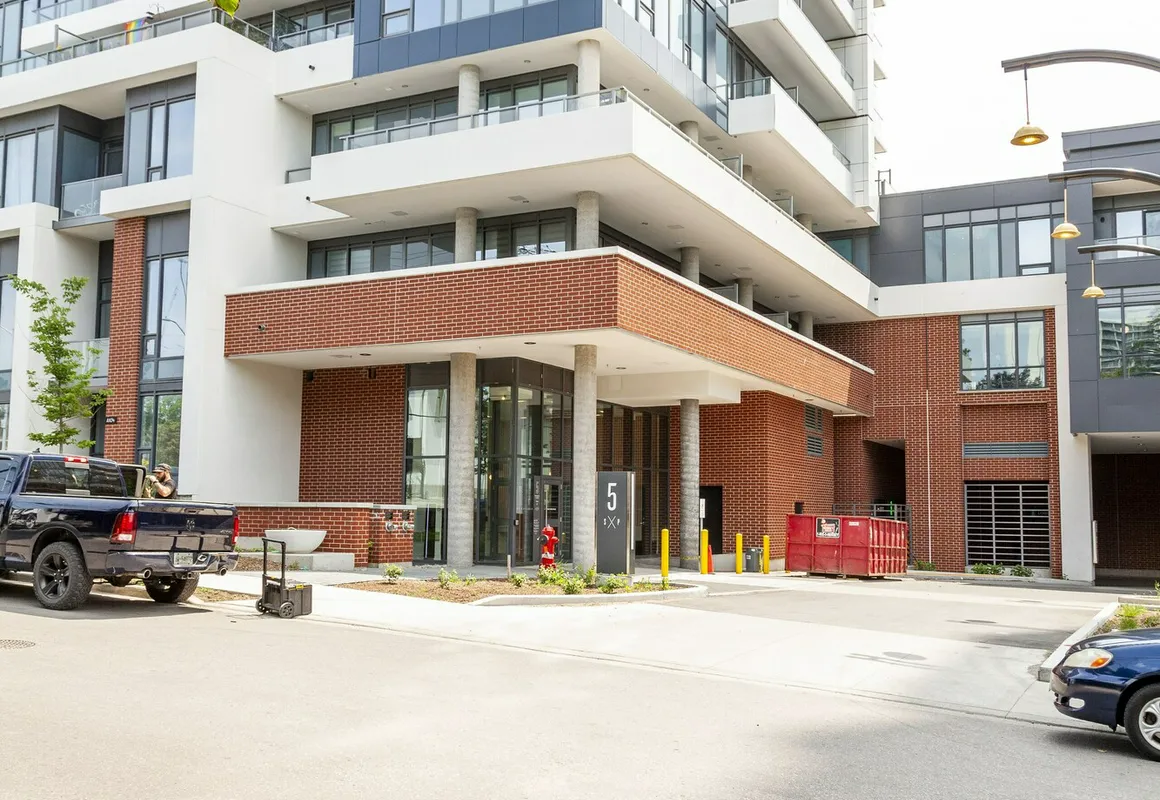 The Laundry Rooms Station Park Kitchener hotel hero