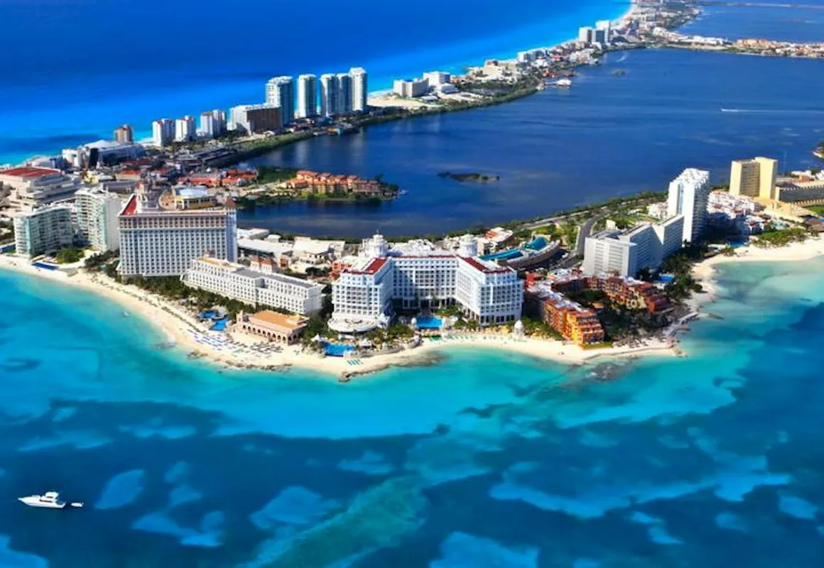 Rooms el Batey - Downtown Cancun 4 hotel hero