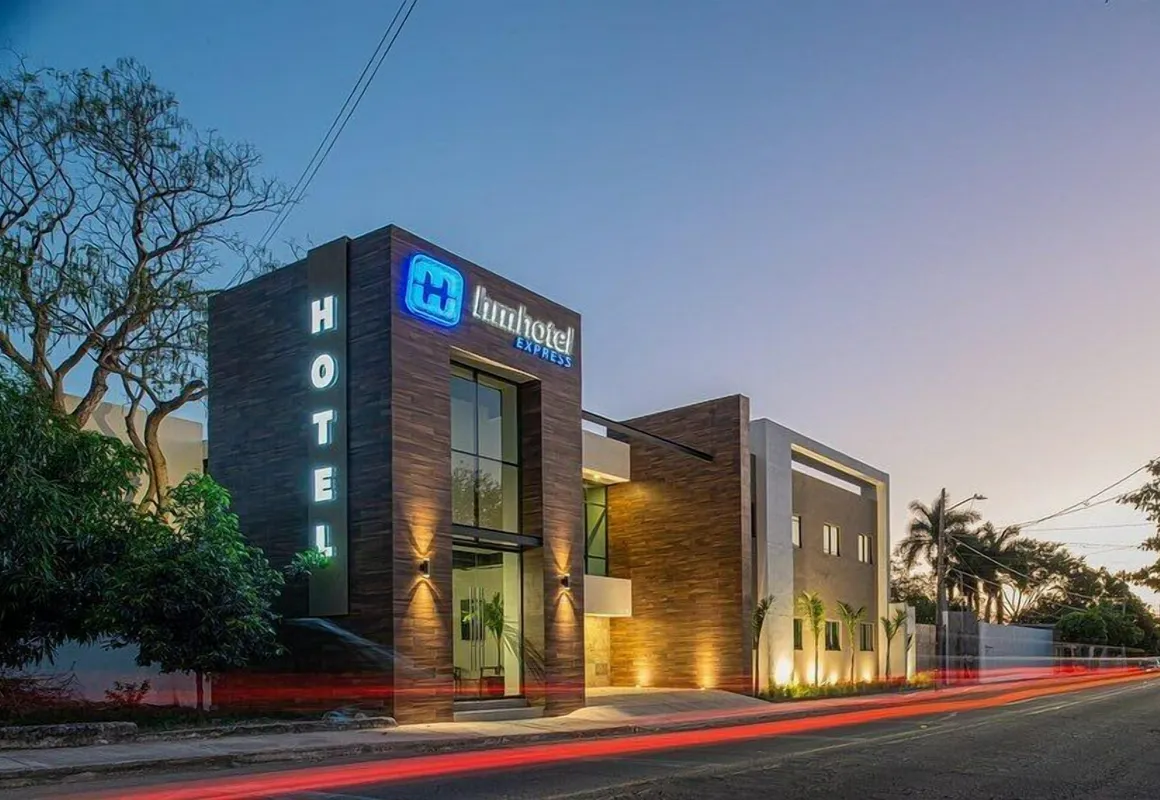 HM Hotel Express hotel hero