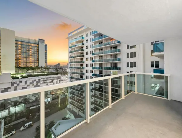 One of a Kind - Ocean View Luxury Condo hotel detail image 1