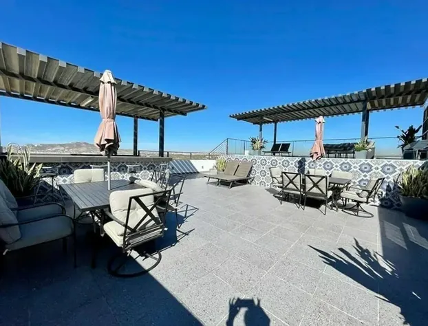 Condos 16H hotel detail image 2