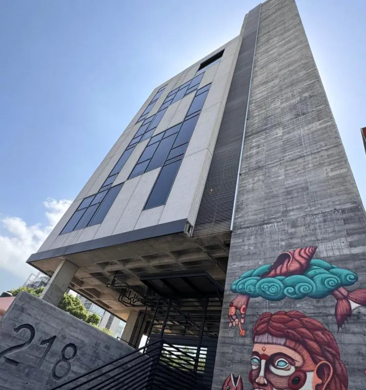 Amae21 Lofts hotel hero