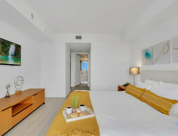 MODERN Resort BALCONY ENDLESS VIEWS Resort hotel detail image 2