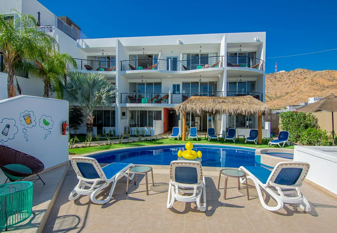 Whole-Tel hotel hero