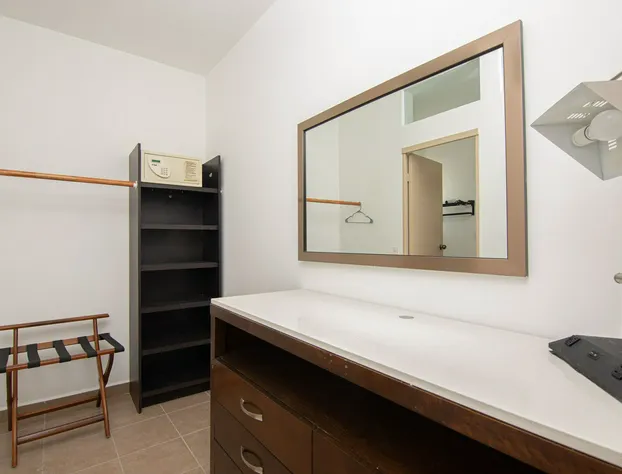 Whole-Tel hotel detail image 3