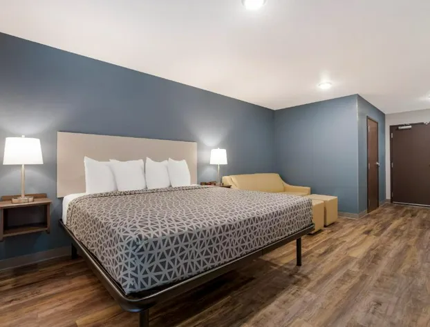 Woodspring Suites Corona hotel detail image 4