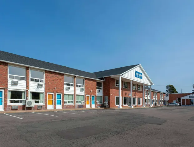 Travelodge by Wyndham Amherst hotel detail image 1