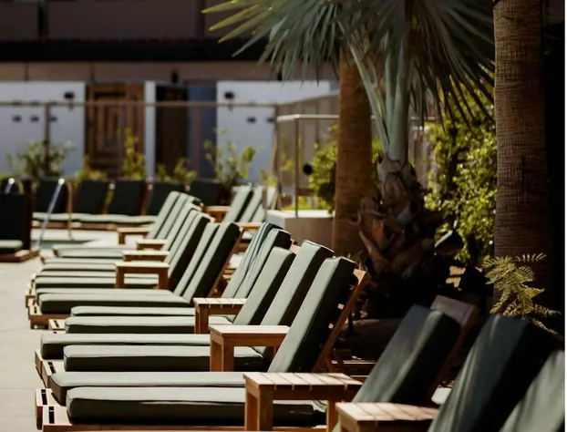 The V hotel detail image 4