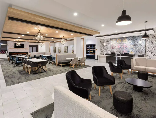 La Quinta Inn & Suites by Wyndham Austin Parmer/Tech Ridge hotel detail image 4