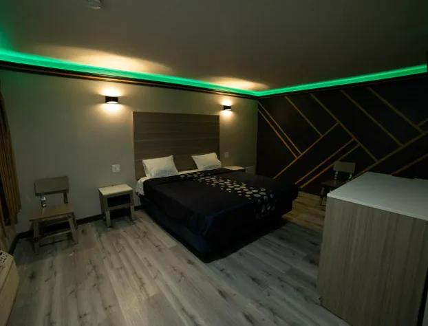 Artesia Motor Inn hotel detail image 3