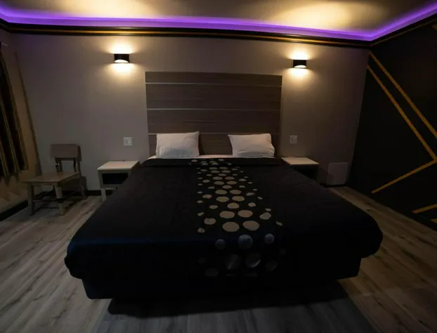 Artesia Motor Inn hotel detail image 4