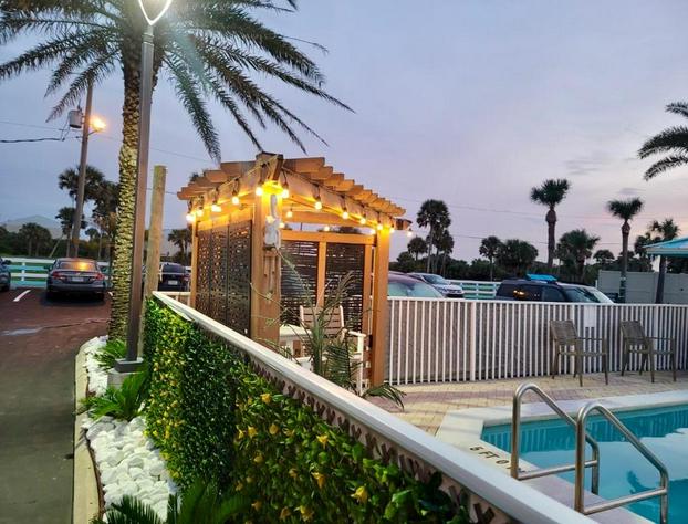 Ocean Sands Beach Inn Ultra Sparkling Half Acre Private Beach OnSite Saltwater Mineral Pool open until 4 AM Bedside Candy In ALL hotel detail image 4