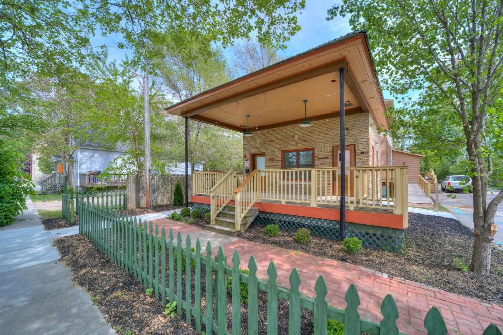 DreamStay on Clay hotel hero