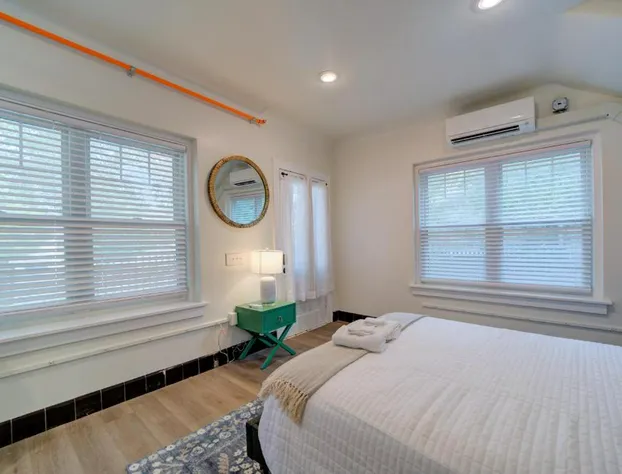 DreamStay on Clay hotel detail image 1