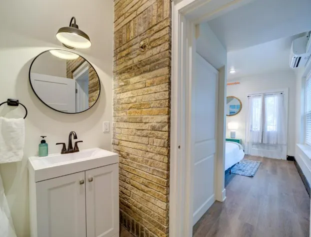 DreamStay on Clay hotel detail image 1