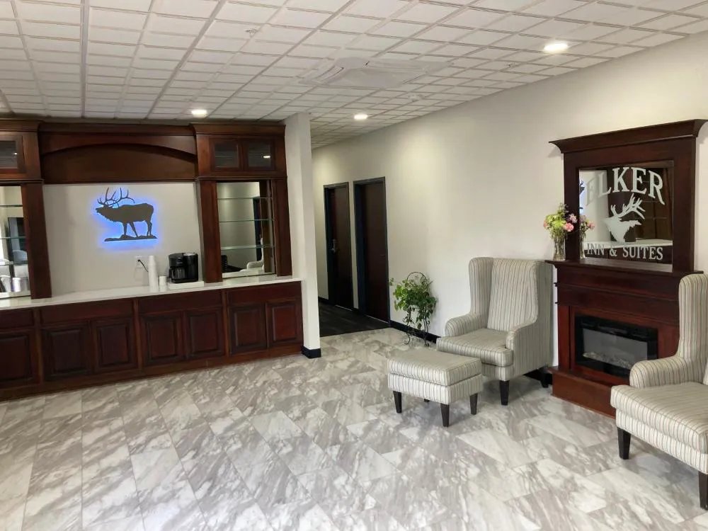 Elker Inn & Suites hotel hero